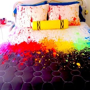 Crayola Queen bedding